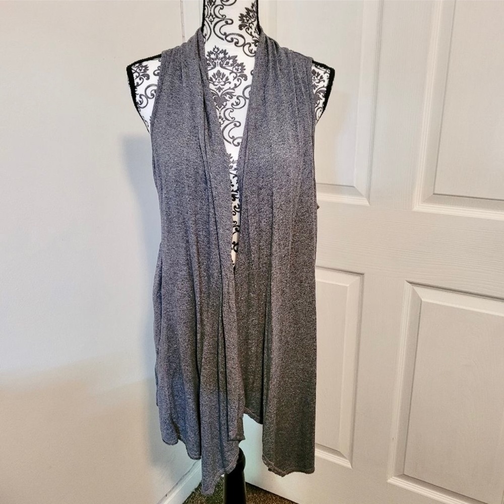 Calvin Klein Performance Vest size shows XL fits like a large